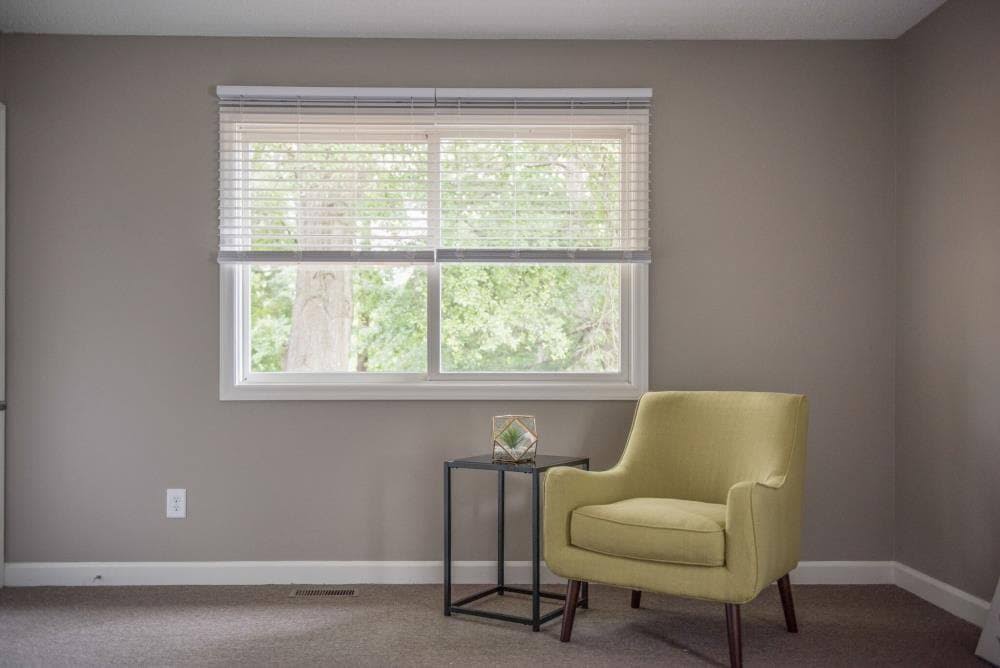 Cordless Soft White Faux Wood Room Darkening Blinds T24153