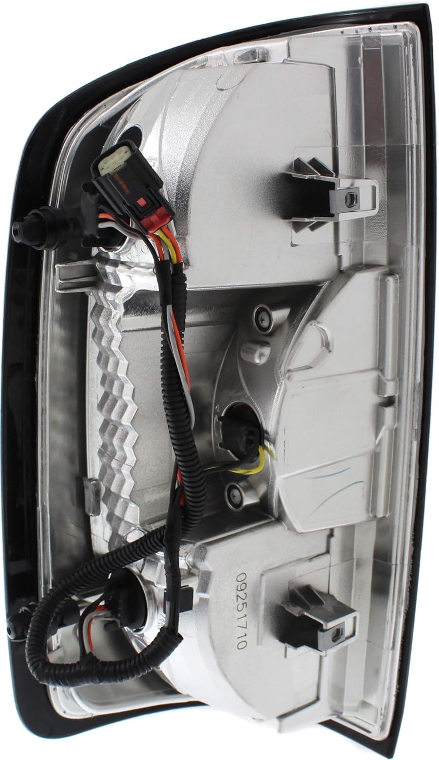 Tail Light Assembly for 2015-2021 GMC Canyon, Passenger Side L389659