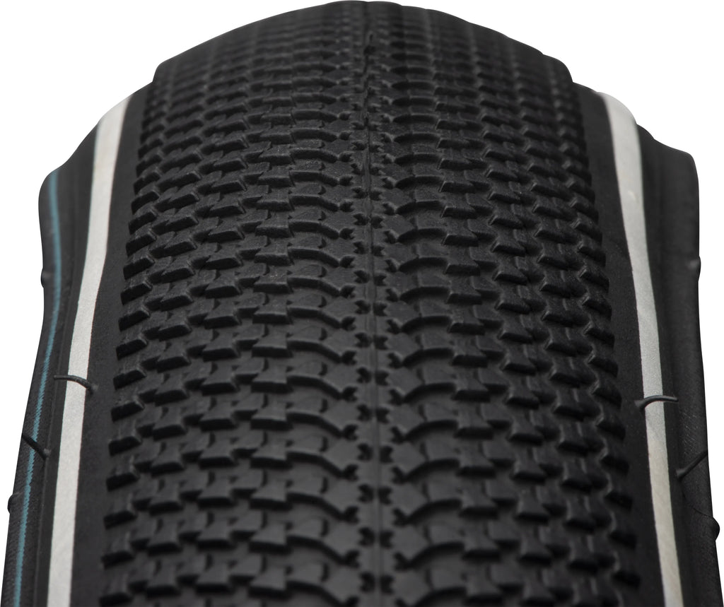 Black 700c x 38c Hybrid Bike Tire P207