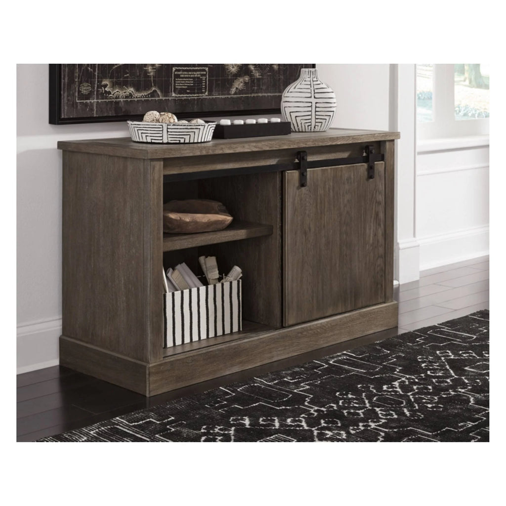 Large Credenza in Grayish Brown G97132