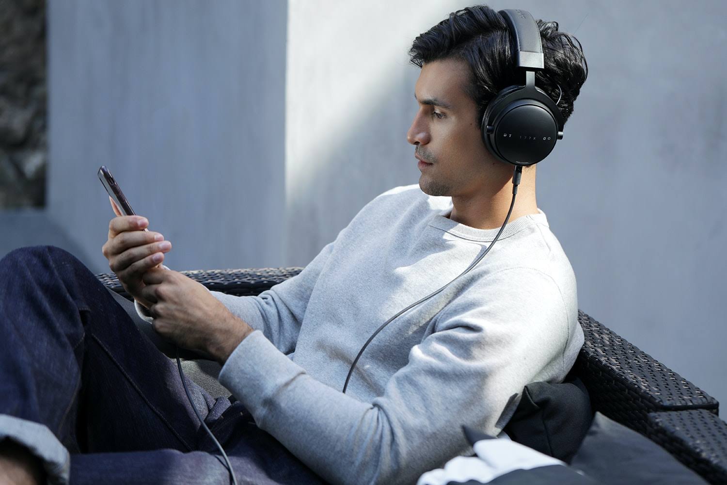 Closed-Back Over-Ear Headphones P16196