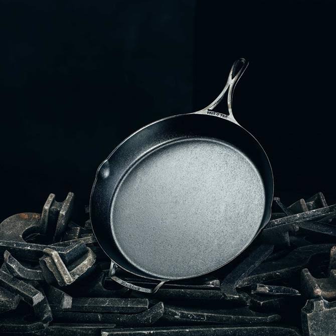 Cast Iron Skillet H813027