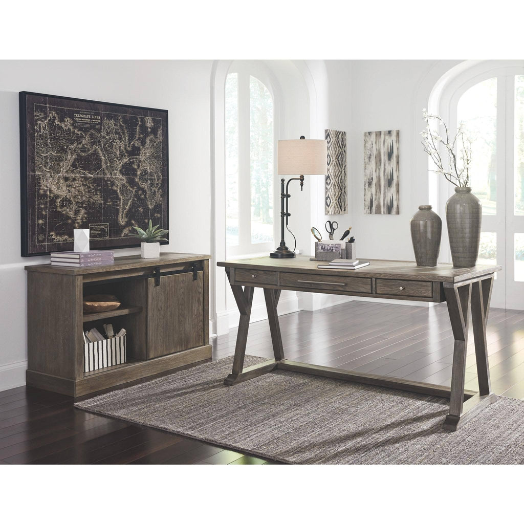 Large Credenza in Grayish Brown G97132