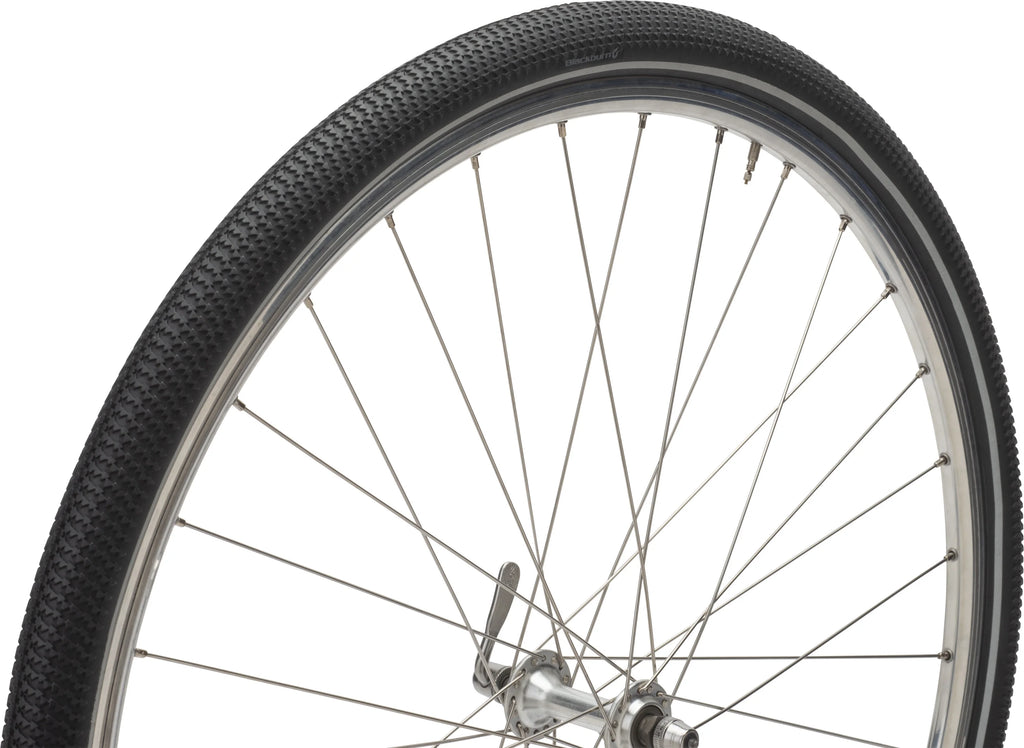 Black 700c x 38c Hybrid Bike Tire P207